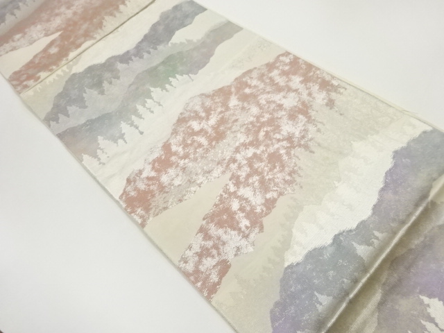 山並みに樹木模様織出し袋帯